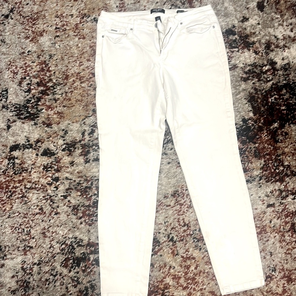 White pants ( skinny ankle)